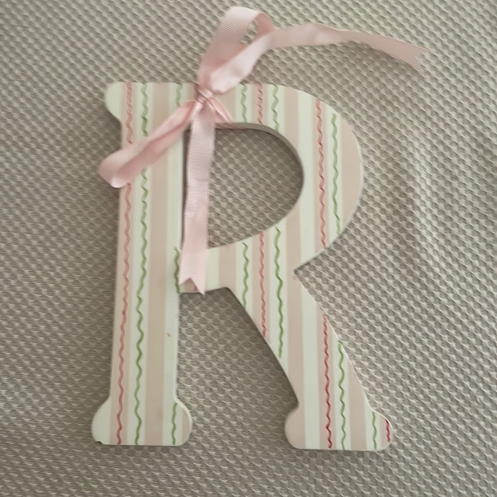 R name wood for bedroom